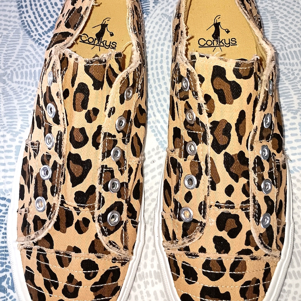 New Unworn, Corky's, Size 9, Slip-on Leopard print Sneaker.